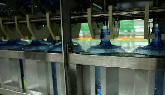 凈水器VS桶裝水 | 誰是王者？
