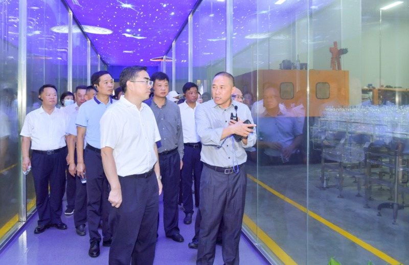 孫道軍市長一行到奧星產(chǎn)業(yè)園現(xiàn)場觀摩